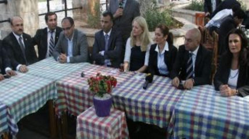 G&uuml;zelbey, Alman Heyetle Bir Araya Geldi