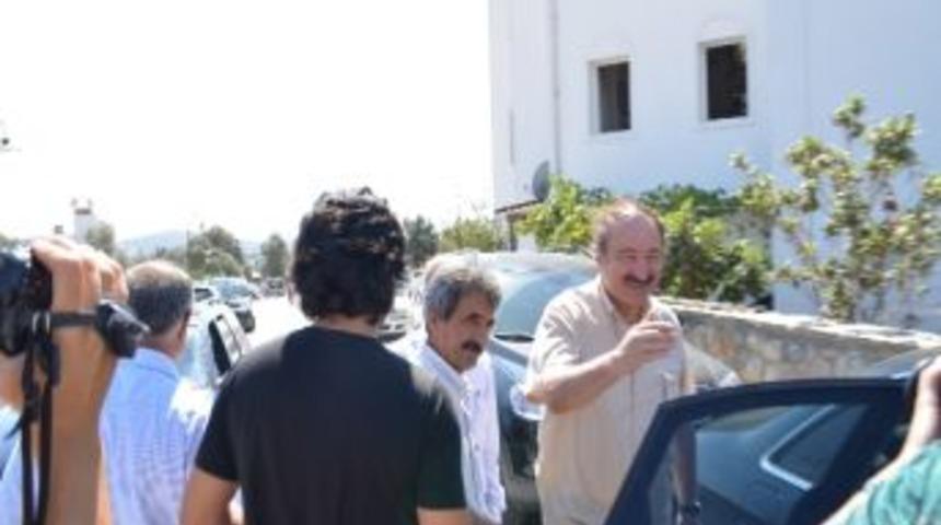 Eski Devlet Bakanı &Ouml;zek Bodrum&rsquo;da