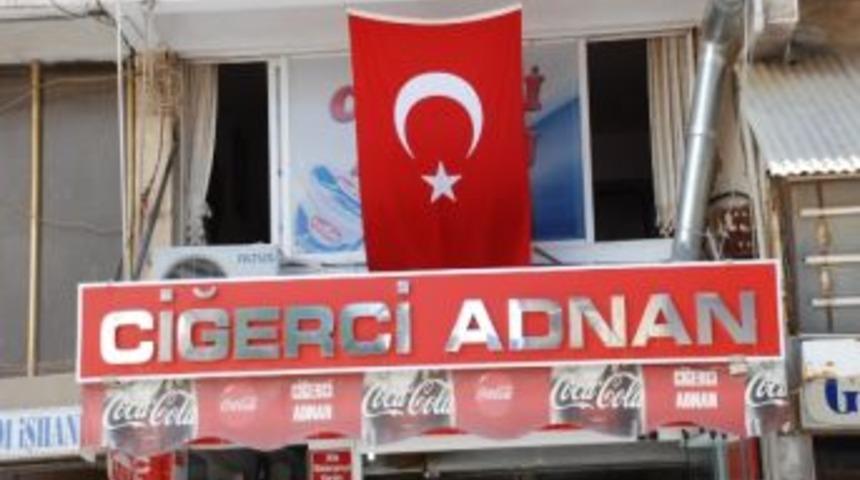 Didim Esnafından Ter&ouml;re Bayraklı Tepki&hellip;