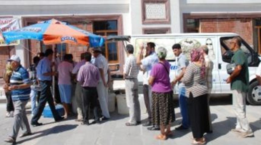 Didim&rsquo;de Ak Parti&rsquo;li Gen&ccedil;lerden Şehitler İ&ccedil;in Lokma Hayrı