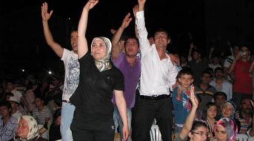 Gurbet&ccedil;iler Ş&ouml;leni 3. Kez Ertelendi