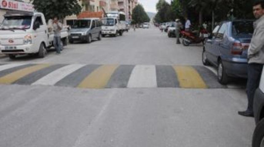 Boz&uuml;y&uuml;k&rsquo;te Hızlı S&uuml;r&uuml;c&uuml;lere Hız Kesici Engeli