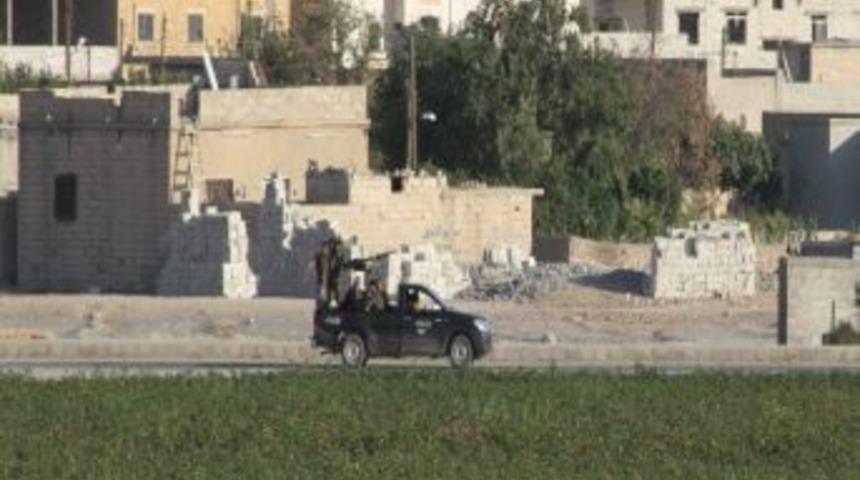 Sınırda Silah Sesleri Paniğe Neden Oldu