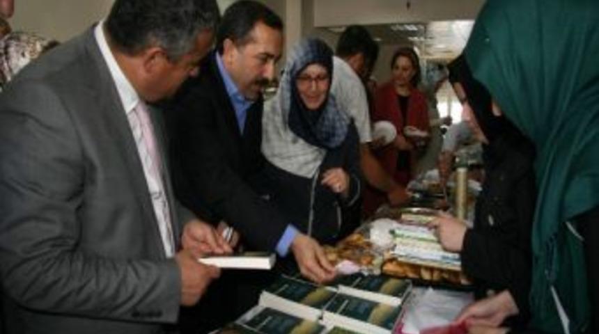 Van &Uuml;retici Kadınlar Derneği&rsquo;nden Deprem Mağdurları Yararına Kermes