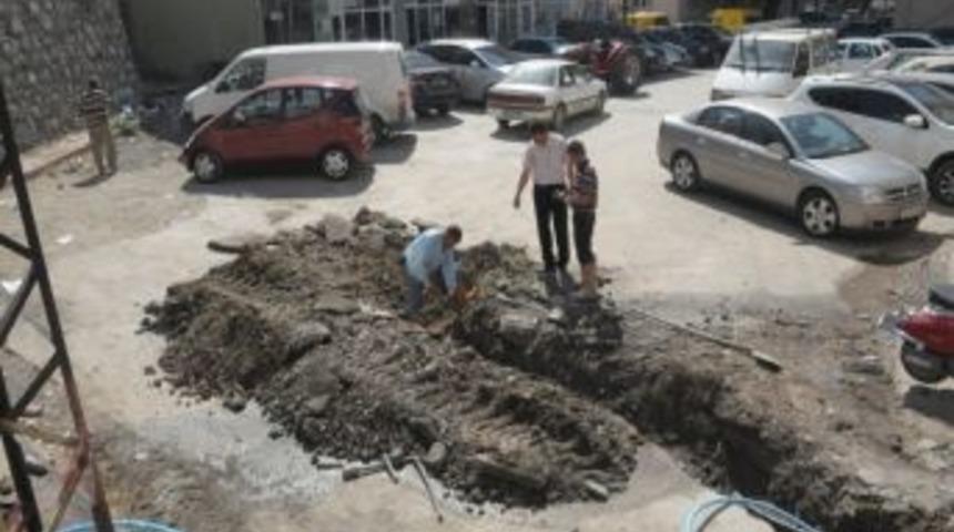 Sinanbey Mahallesi'ne Makyaj