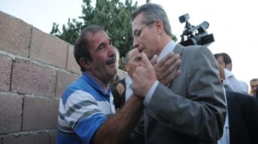 Şehit Babasının Feryadı: Ne Olur 'yalan' Deyin, '&ouml;lmedi' Deyin