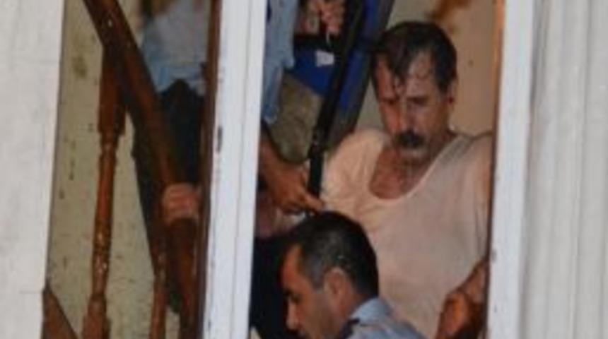 Baltalı Şahıs, Kendini Eve Kitledi