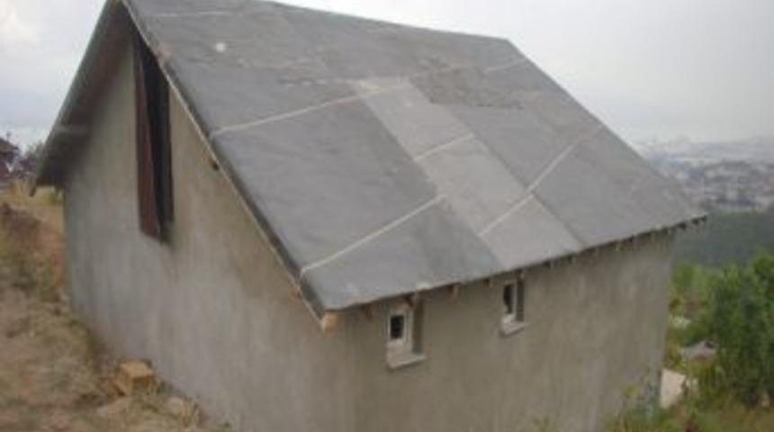 Hazine Arazisine Yapılan Yapı Yıkıldı