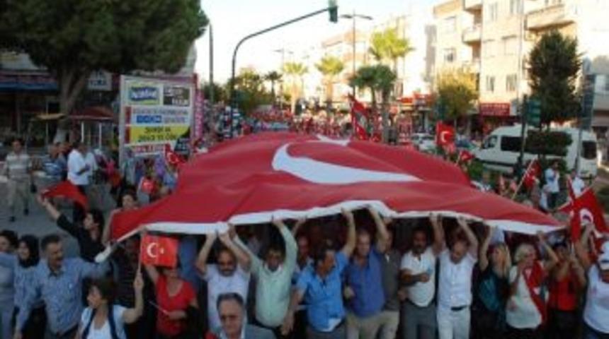 Didim&rsquo;de Binler Ter&ouml;r&uuml; Protesto Etti