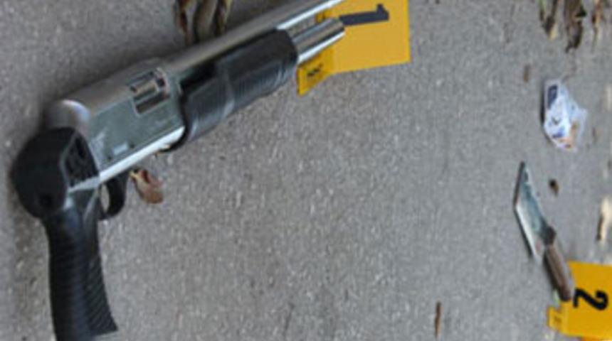 Pompalı t&uuml;fekle vurup boğazını kesti