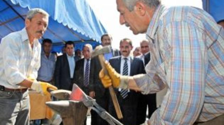 &Ccedil;orum'da Ahi&rsquo;lerden El &Uuml;r&uuml;nleri Sergisi