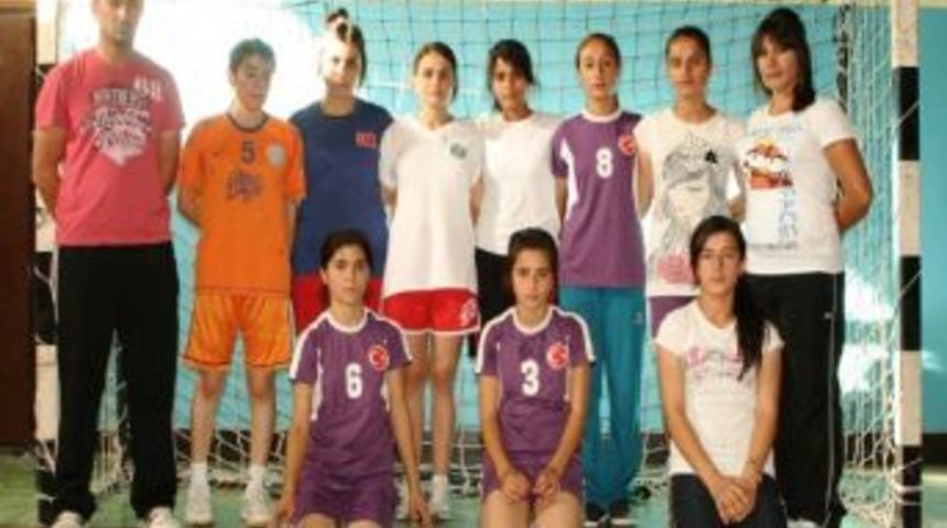 Van Gen&ccedil;lik Spor Kul&uuml;b&uuml; Bayan Hentbol Takımı &lsquo;s&uuml;per Lig&rsquo;e Kenetlendi