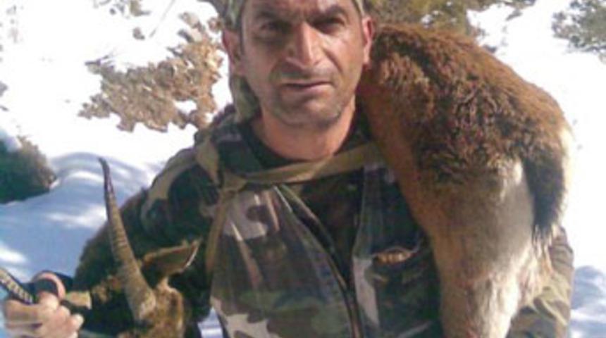 Facebook'taki fotoğrafları yaktı