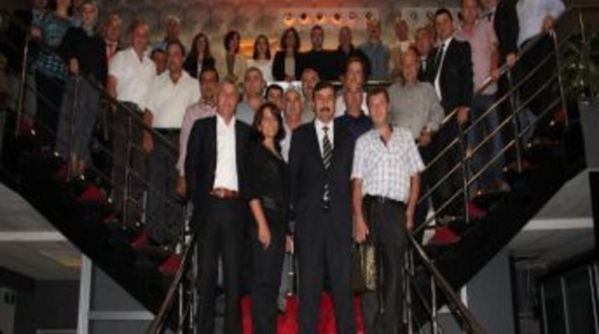 İzaydaş &Ccedil;alışanlarına Plaket