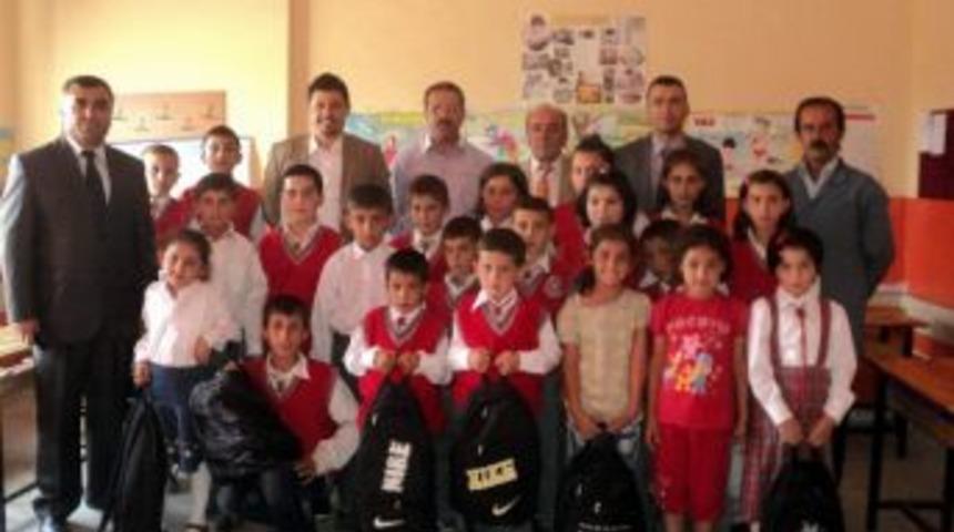 Boydak Eğitim Ve K&uuml;lt&uuml;r Vakfı&rsquo;ndan &Ouml;ğrencilere Yardım