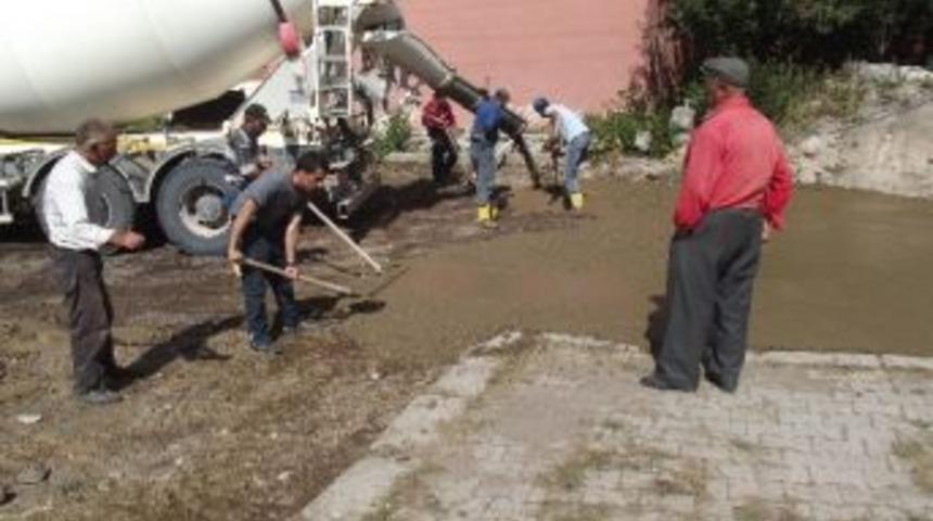 Baraj İ&ccedil;in Geldiler Eğitimede El Attılar