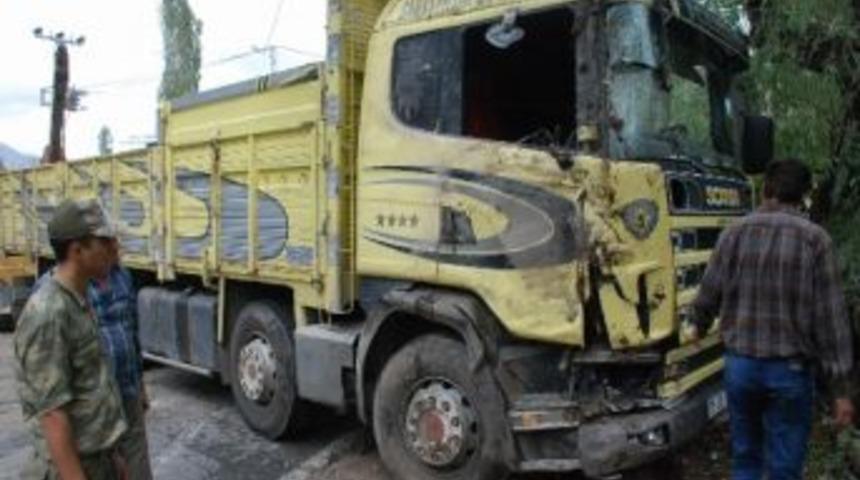 Tokat&rsquo;ta Trafik Kazaları: 15 Yaralı