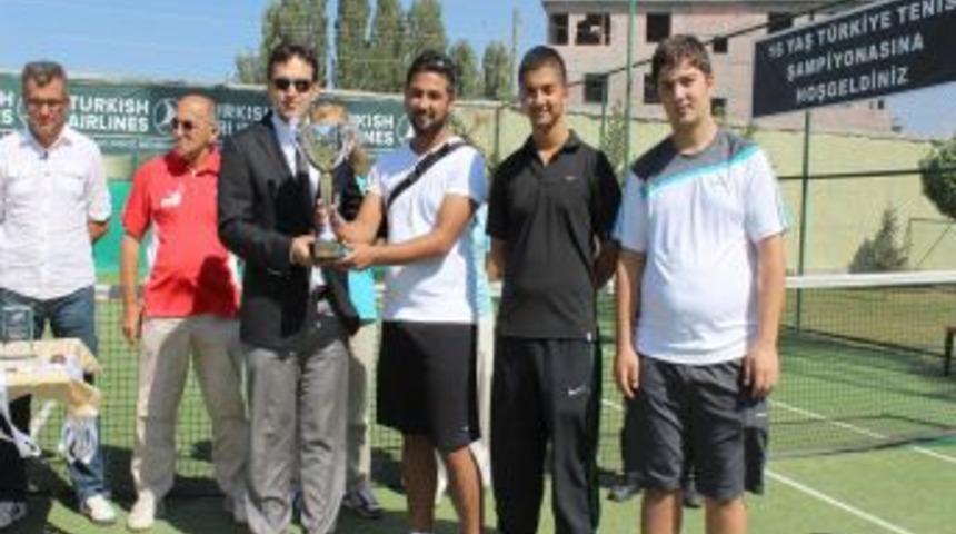 Doğu Kul&uuml;pleri Tenis Ligi Sona Erdi