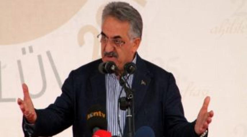 G&uuml;mr&uuml;k Ve Ticaret Bakanı Hayati Yazıcı: