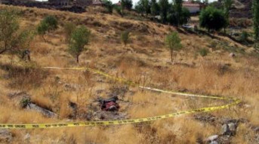 34 G&uuml;nd&uuml;r Aranan Şahsın Cesedi Boş Arazide Bulundu