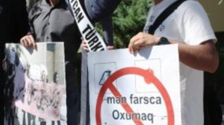 G&uuml;ney Azerbaycan T&uuml;rklerinden İran B&uuml;y&uuml;kel&ccedil;iliği &Ouml;n&uuml;nde Eylem