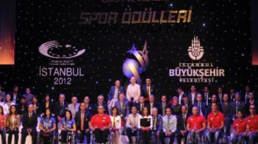 Başkan Topbaş&rsquo;tan Sporculara &Ouml;d&uuml;l
