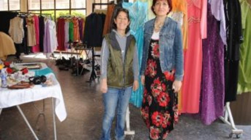 Sokak Hayvanları İ&ccedil;in İkinci El Eşya Sergisi