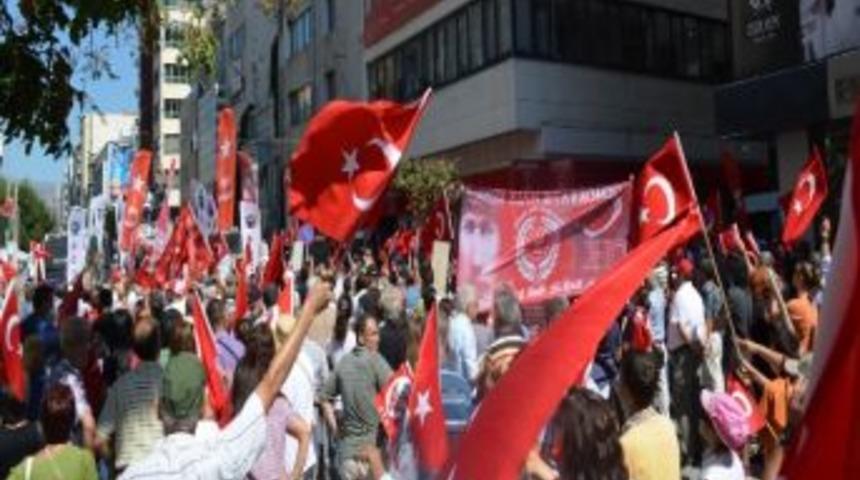İzmir&rsquo;de Balyoz Eylemi