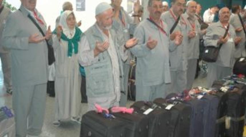 Konya&rsquo;dan İlk Hac Kafilesi Yola &Ccedil;ıktı