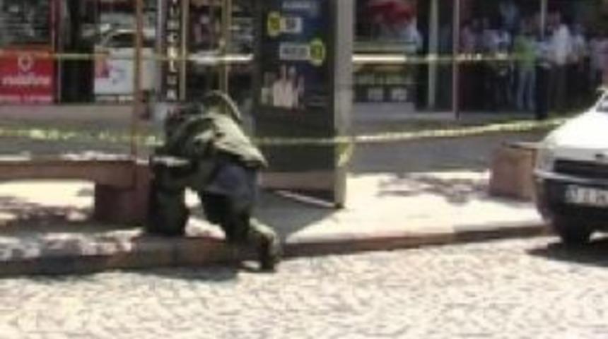 Ticaret Merkezi &Ouml;n&uuml;nde Ş&uuml;pheli &Ccedil;anta Paniği