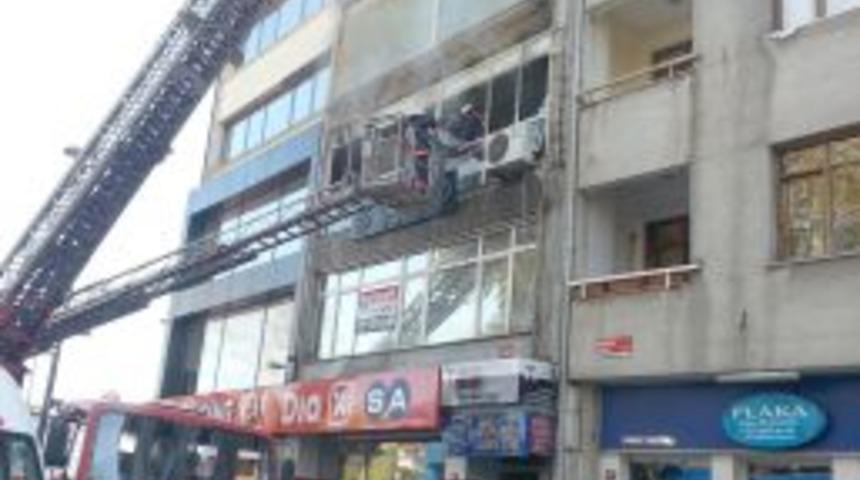 Barda &Ccedil;ıkan Yangında Hayatını Kaybetti