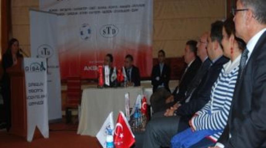 Sigortacılar "serbest K&uuml;rs&uuml; Toplantısı" İle Giresun'da Biraraya Geldi