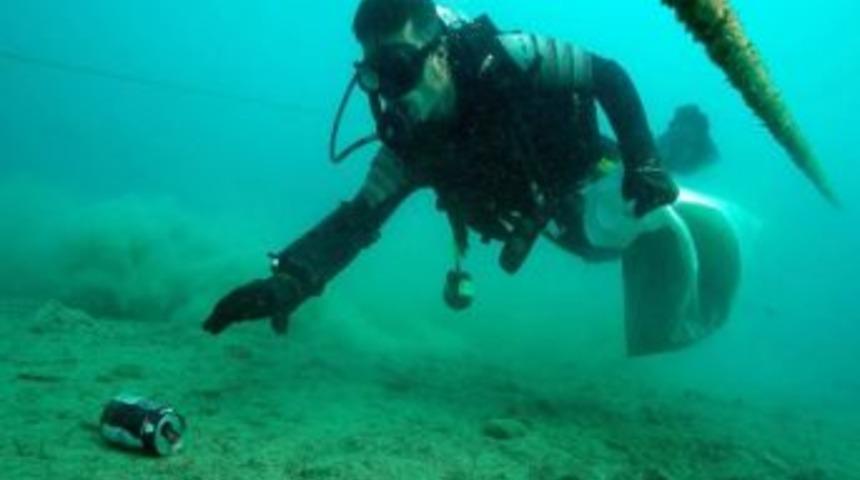 G&ouml;n&uuml;ll&uuml; Dalgı&ccedil;lardan Deniz Dibi Tenizliği