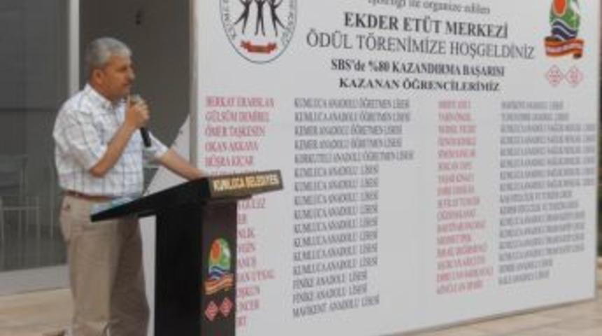 EKDER, başarılı &ouml;ğrencileri &ouml;d&uuml;llendirdi