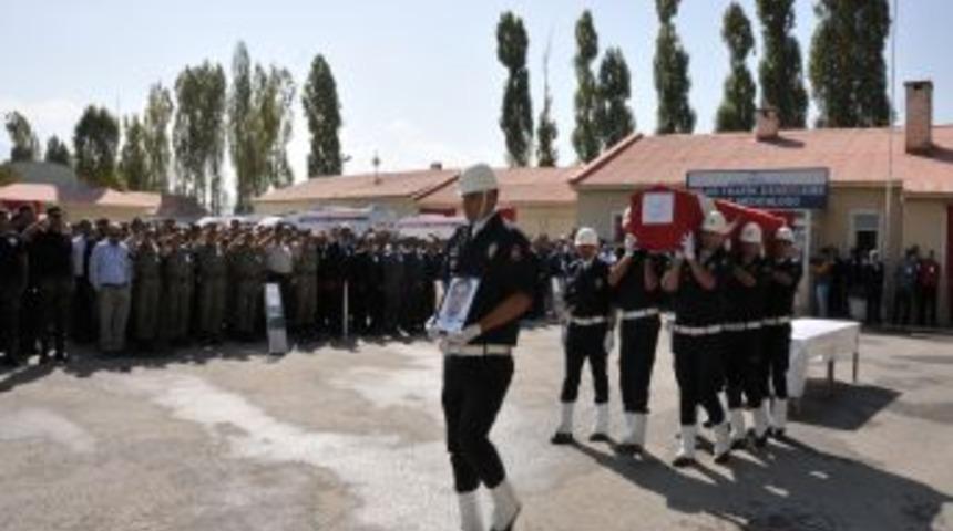 Şehit Polis G&ouml;zyaşları Ile Uğurlandı