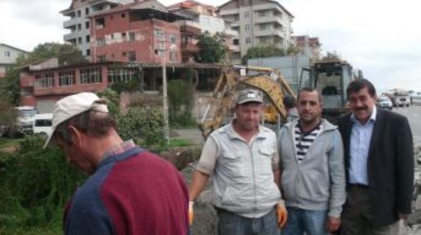 Muhtar kanalizasyonu yaptırdı