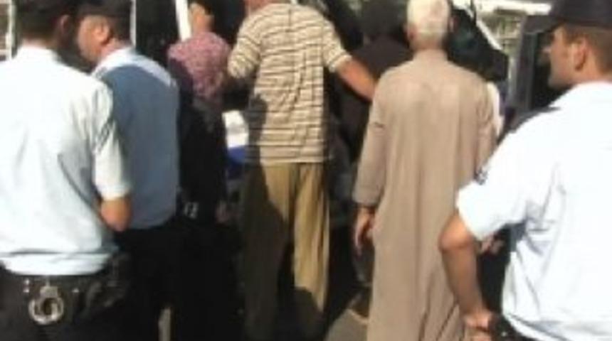 Herkes ka&ccedil;tı, onlar gitti