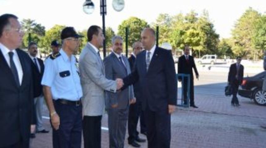 Emniyet M&uuml;d&uuml;r&uuml; Mustafa Aydın G&ouml;revine Başladı