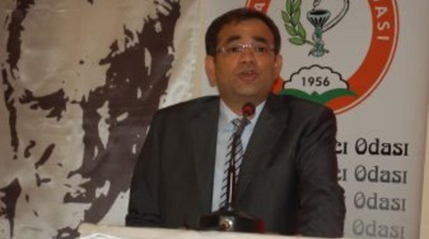 &Ouml;zkan: Eczaneler kapanma noktasına geldi