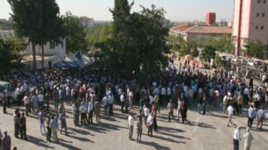 Asgari &Uuml;cretle 9 Aylığına İşe Başlamak İ&ccedil;in İzdiham Oluşturması &Uuml;zerine Kayıt İşlemleri İptal Edildi