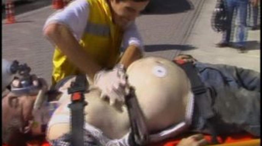 Komşusunun &Ccedil;atısını Onarırken 6. Kattan D&uuml;şerek &Ouml;ld&uuml;