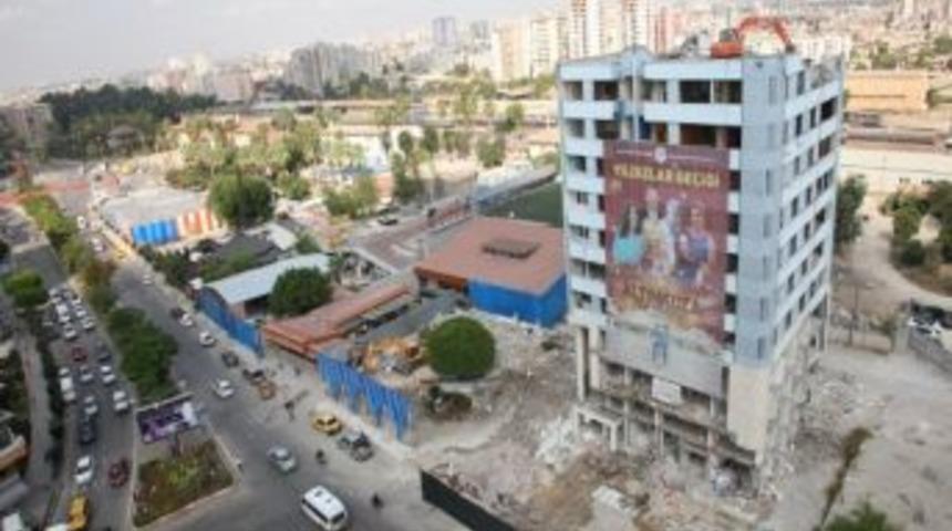 Adana'da Yol A&ccedil;ma &Ccedil;alışmaları