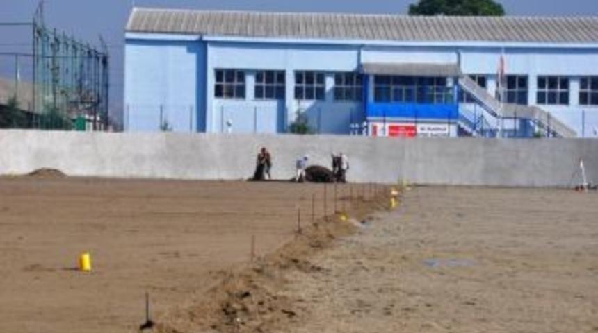 Trib&uuml;n Şeklini Alıyor