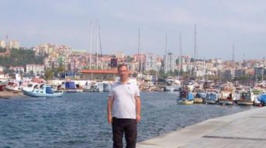 Liman Liman Gezip &Ccedil;alınan Teknesini Arıyor