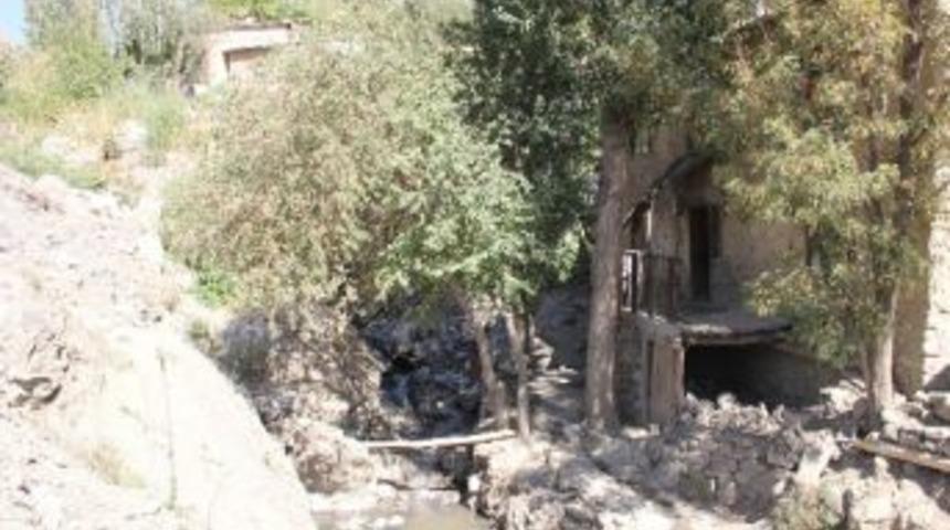 Dere Yatağı Korku Sa&ccedil;ıyor