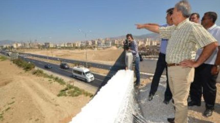 İzmir B&uuml;y&uuml;kşehir Belediye Başkanı Aziz Kocaoğlu'ndan Kavşak M&uuml;jdesi