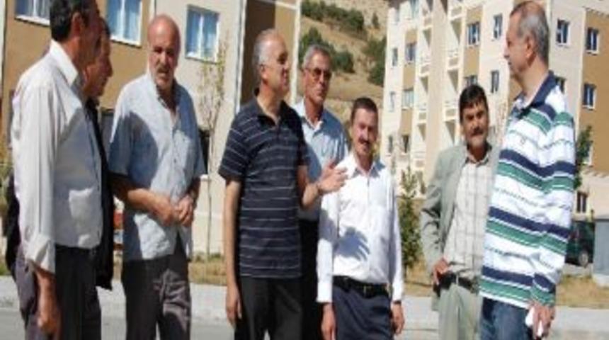 Başkan Karahan Toki Sakinlerinin Derdini Dinledi