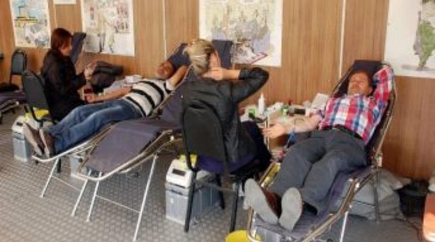 Kan Bağış Tır&rsquo;ı Boz&uuml;y&uuml;k&rsquo;te