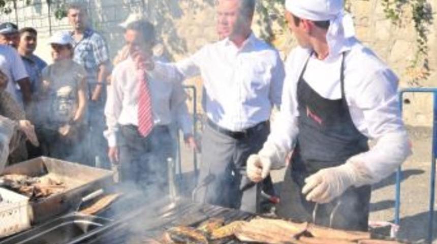 Beylikd&uuml;z&uuml; Geleneksel Balık Festivali&rsquo;nde Binlerce Kişiye Balık İkramı Yapıldı