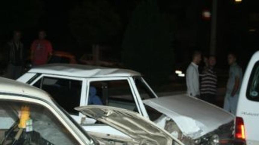 Milas'ta Zincirleme Kaza Ucuz Atlatıldı